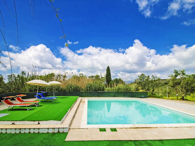 Fully equipped nice vacation home with garden, barbeque & private pool | Pets are welcome — photo 4