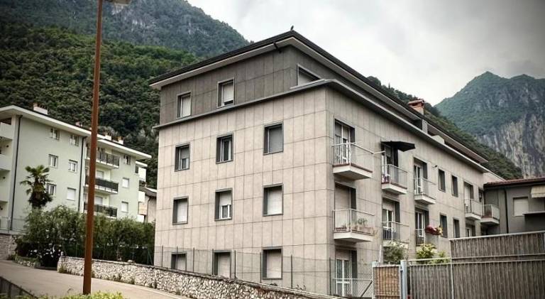 Beautiful holiday apartment with terrace | Pet-friendly in Tenno