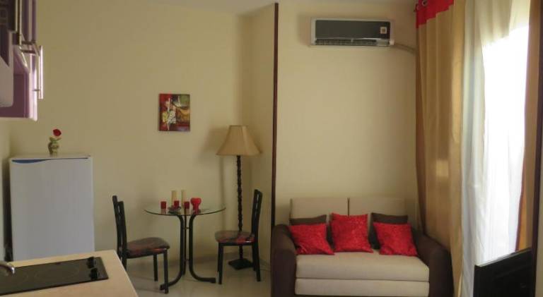 Holiday apartment with pool — photo 2