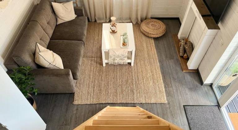 Beautiful vacation home with hot tub | Pets are welcome — photo 2