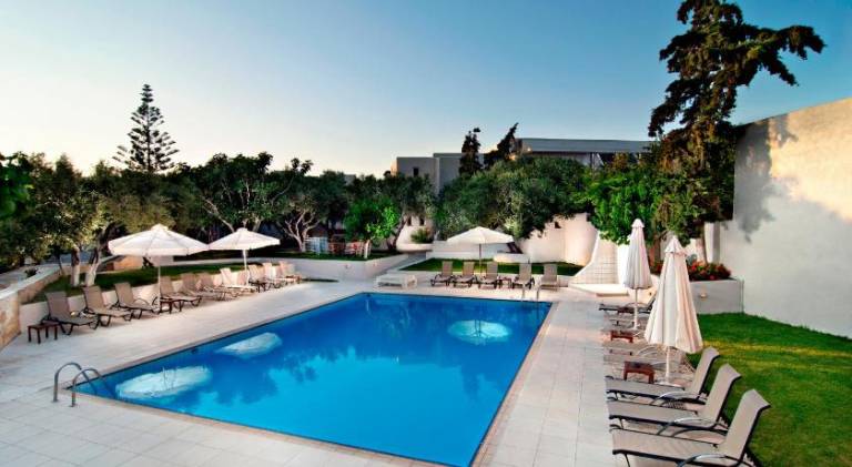 Wonderful serviced apartment with yard, terrace & pool | Next to the beach | Dogs allowed — photo 3