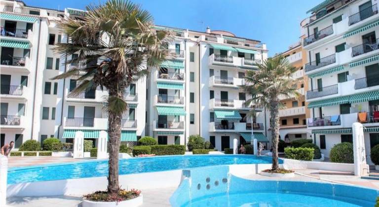 Holiday apartment with pool in Jesolo