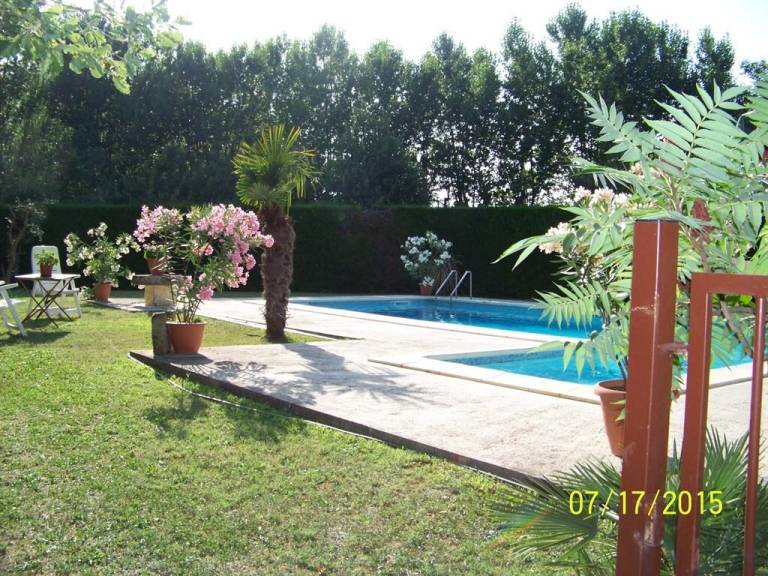 Wonderful gite with grill, patio & yard | River view | Dogs allowed — photo 3