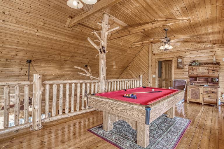 Family-oriented beautiful vacation home with hot tub & barbeque | Mountain view | Pets allowed — photo 5