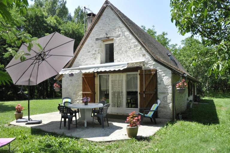 Gite with yard, patio & grill | Pets are welcome — photo 2
