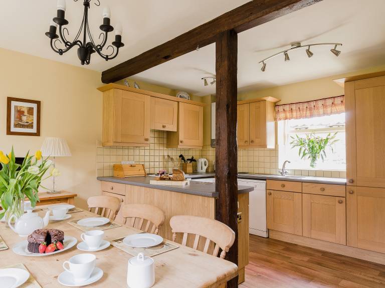 Cottage with garden & BBQ — photo 4