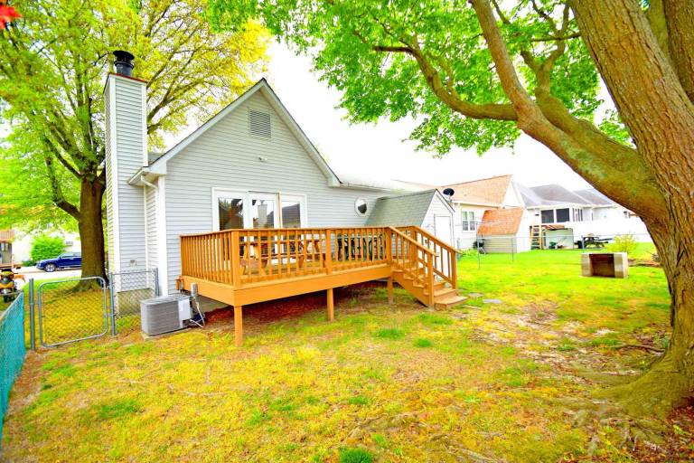 House with yard | Dogs allowed — photo 2