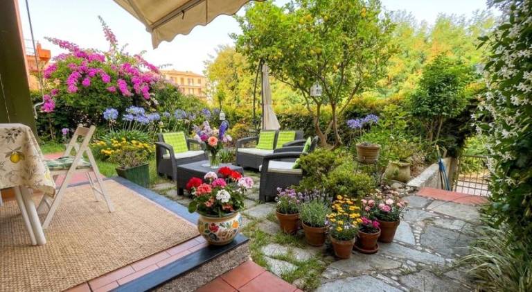 Nice rental apartment with pool | Pets allowed in Varazze