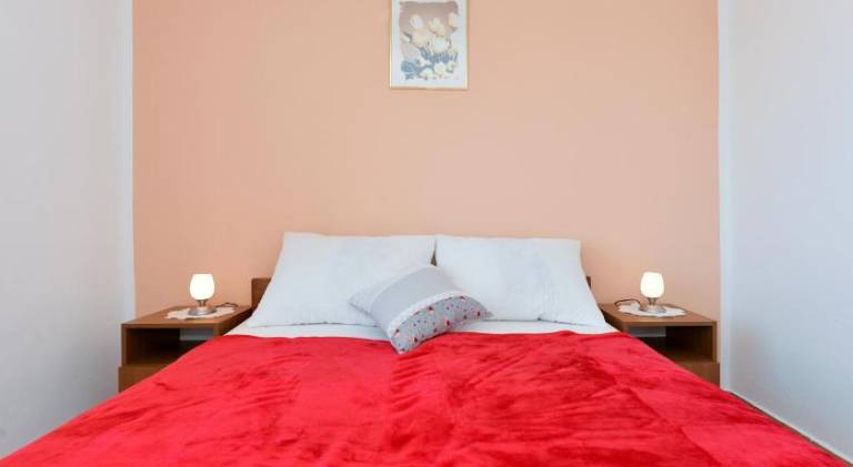 Lovely holiday apartment with patio & yard | Pets are welcome — photo 2