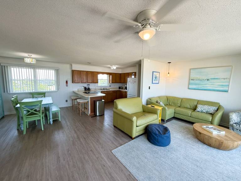 SN8633-Oceanfront with 3 bedrooms, 2 full baths, and a new hot tub! — photo 3