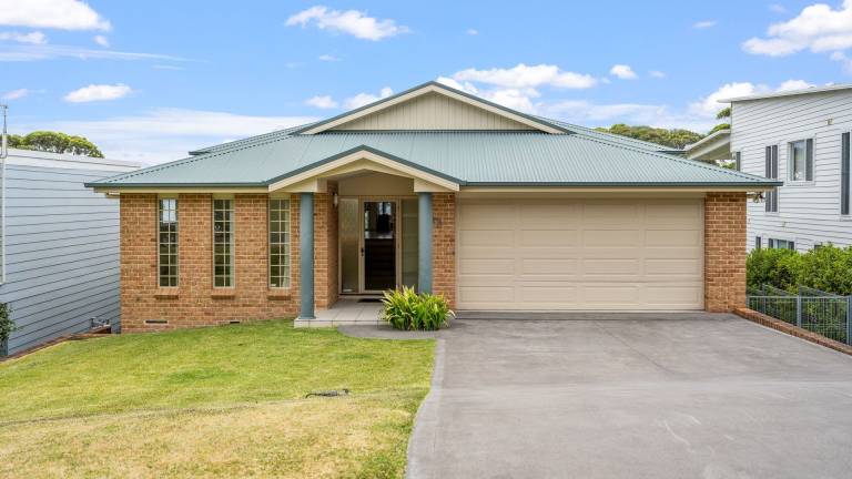 House  Hyams Beach