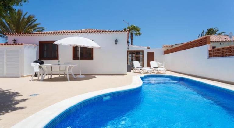 CASA BRANSFORD, Excellent, Sunny House with Private Heated Pool in Santa Cruz de Tenerife