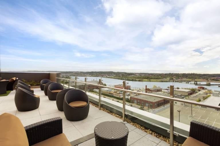Hampton Inn & Suites Washington DC Navy Yard