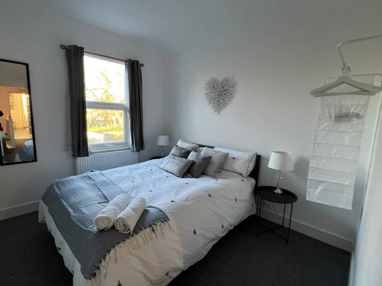 Hill Grove 2 Bedroom Apartment — photo 2