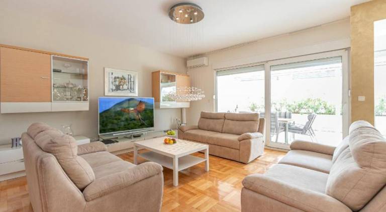 Apartment Relax whit big terrace 170m2 Near the best Beach in City — photo 2