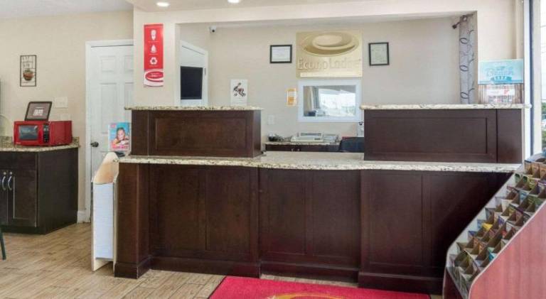 Econo Lodge Virginia Beach Town Center — photo 5