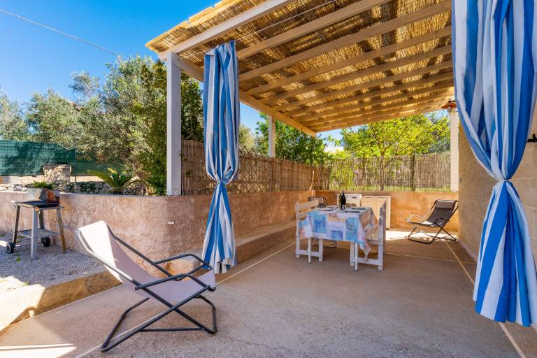 House with patio & grill | Dogs allowed in Patu