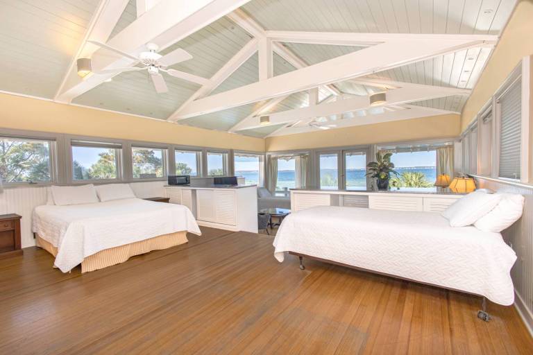 Family-friendly house with grill & private pool | Water view | Next to the beach | Perfect for remote work | Pets are welcome — photo 5
