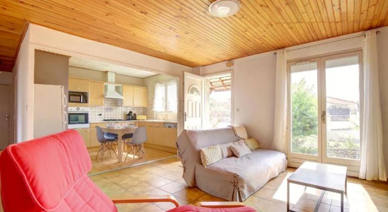 Holiday apartment with 3 rooms for 6 persons — photo 2