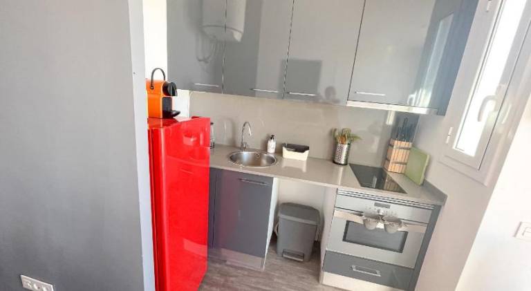 Apartment with terrace — photo 5