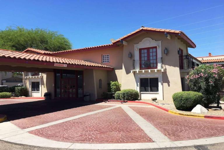 Days Inn by Wyndham Tucson City Center — photo 5