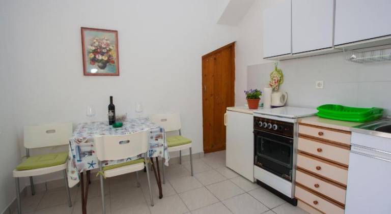 Beautiful apartment with patio & garden | Pet-friendly — photo 4