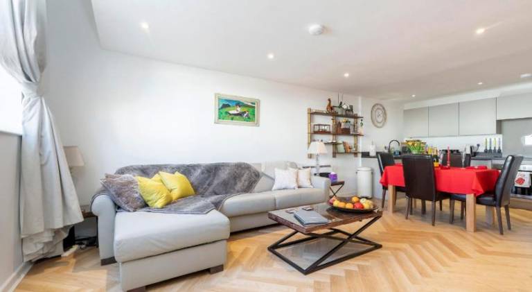 Holiday apartment with 1 room for 4 persons in Cheltenham