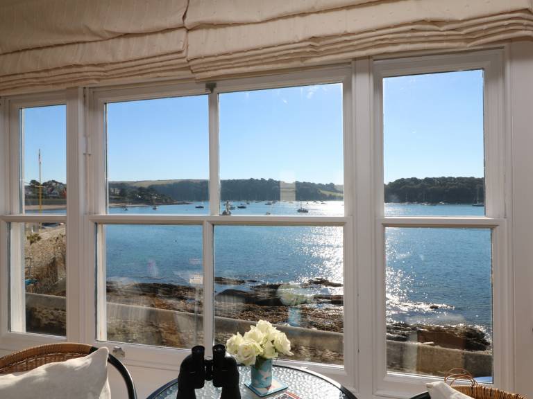 Cottage with yard | Beach view — photo 2