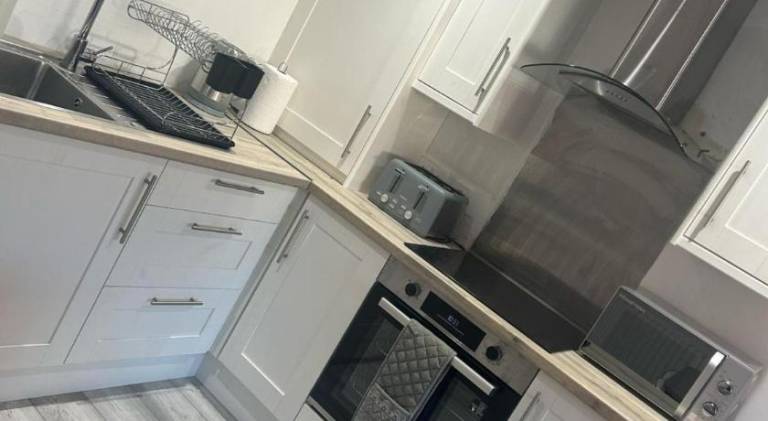 4 star Rating 2 bed Newly renovated city apartment with free parking — photo 5