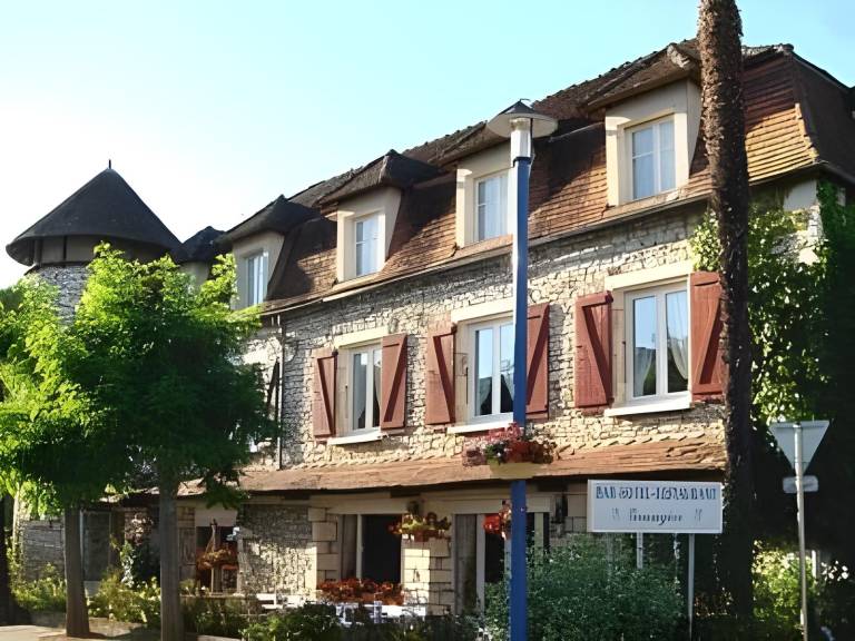 Logis Hotel Grangier in Lacave