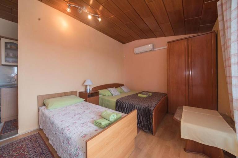 Studio flat with balcony and sea view Makarska (AS-25161-c) — photo 3