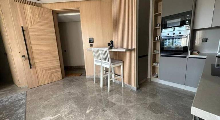 Serviced apartment with terrace & yard — photo 4