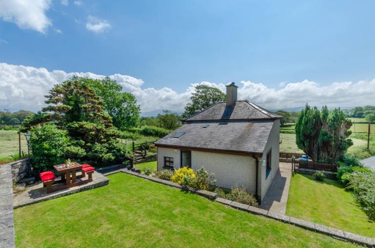 Cottage with garden & grill — photo 4