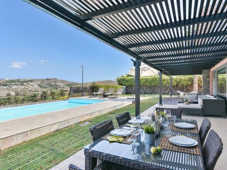 Children-friendly spacious vacation home with patio, yard & private pool | Good for workation | Pet-friendly — photo 2