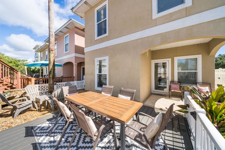 Vacation home with grill, pool & garden | Beach view — photo 4