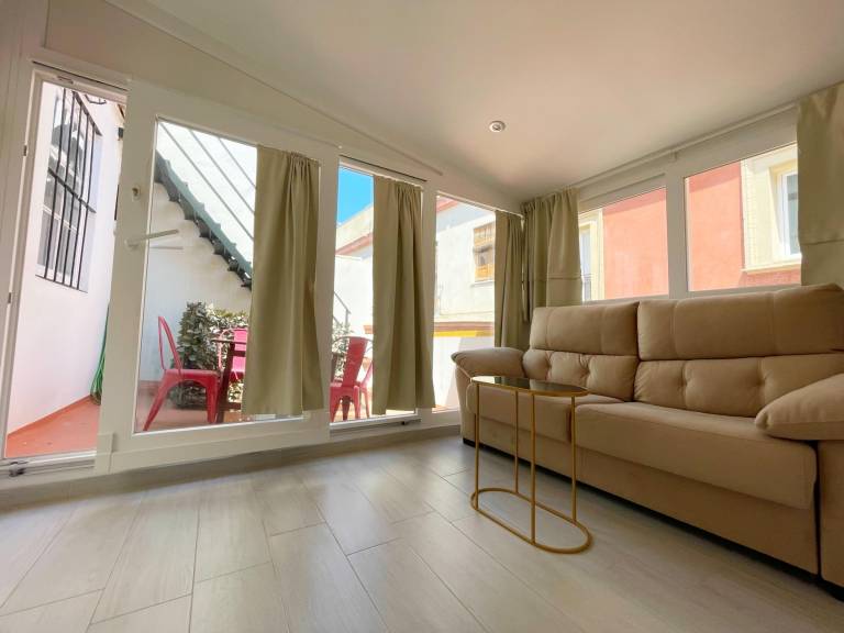 Authentic Sevillian House with Terrace and Equipped Kitchen — photo 5