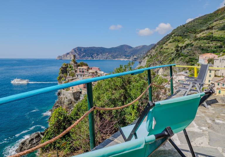 Family-oriented villa with terrace & garden | Sea view | Beach nearby | Pets allowed — photo 3