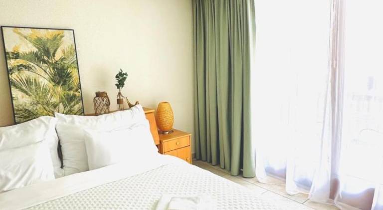Serviced apartment with pool, hot tub & yard | Pets allowed in Martigny