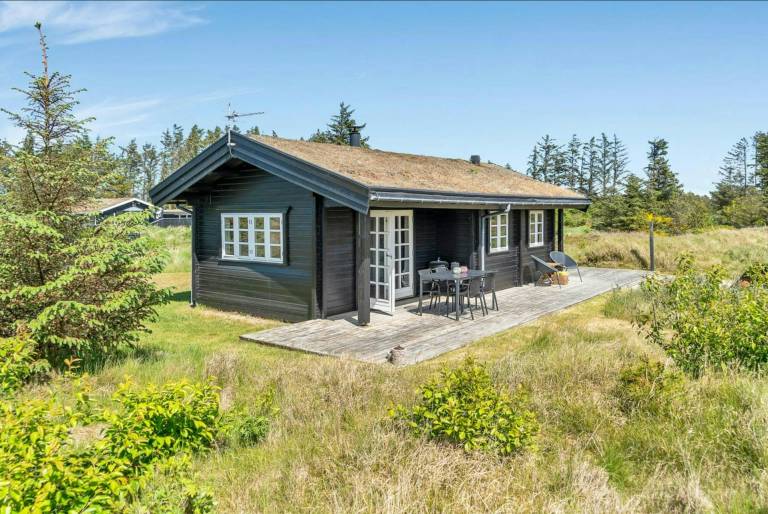 House with garden, barbeque & patio | Perfect for remote work in Lokken