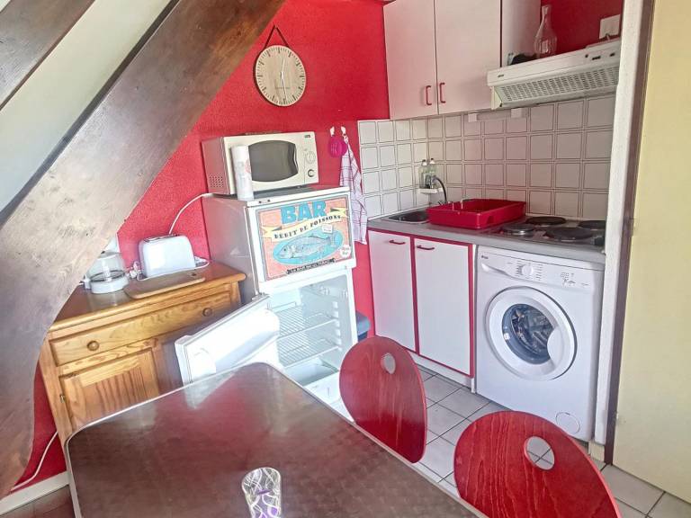 Air-conditioned Holiday Home with Terrace, BBQ, and Private Parking, 10-min Walk to Beach — photo 5