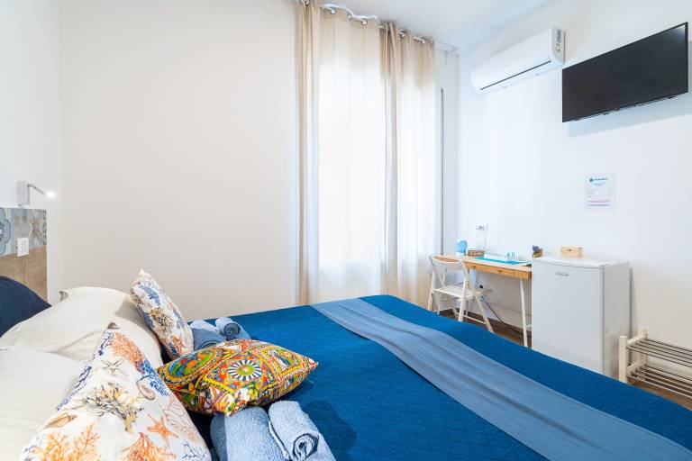 Guest House 'Raudino Rooms - Aretusa' with Wi-Fi and Air Conditioning — photo 4