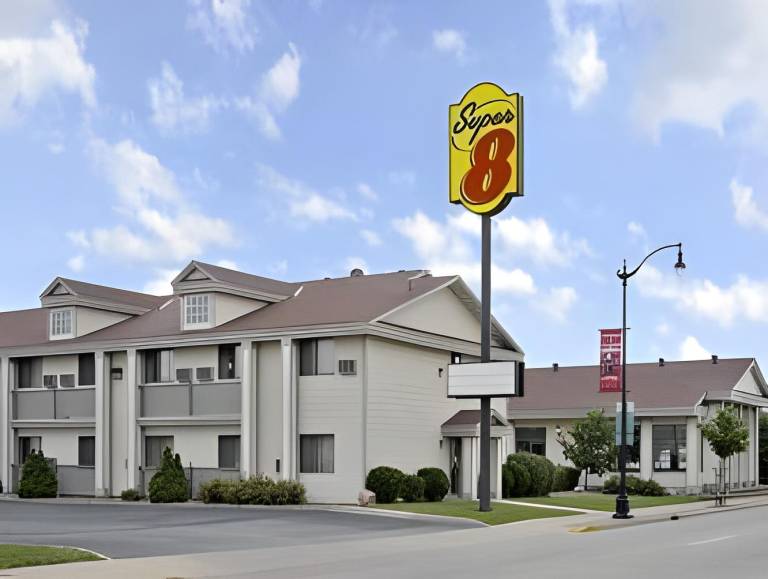 Super 8 By Wyndham La Crosse in La Crosse, WI