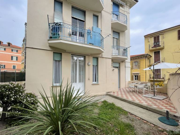 Apartamento  Imperia