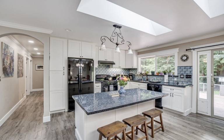 House  Westhaven-Moonstone