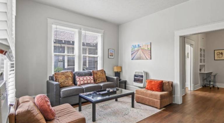 Holiday apartment | Pet-friendly in Dallas, TX