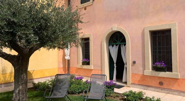 Holiday apartment with 1 room for 4 persons in Valeggio sul Mincio