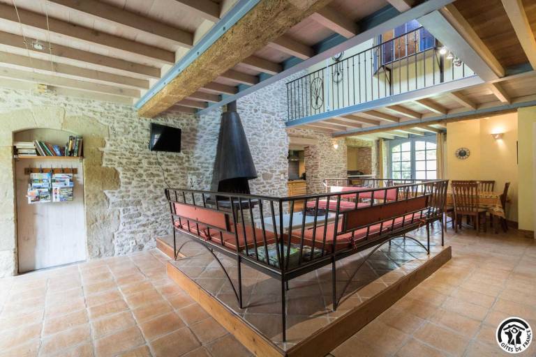 Gite with barbecue, patio & yard — photo 3