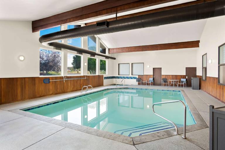 Best Western Sawtooth Inn & Suites — photo 2