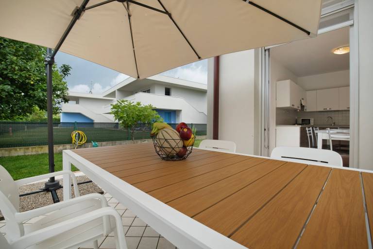 Fully equipped beautiful villa with garden & fast internet | Garden view | Dogs allowed — photo 3