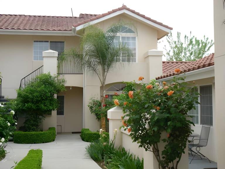 Garden Inn and Suites — photo 3